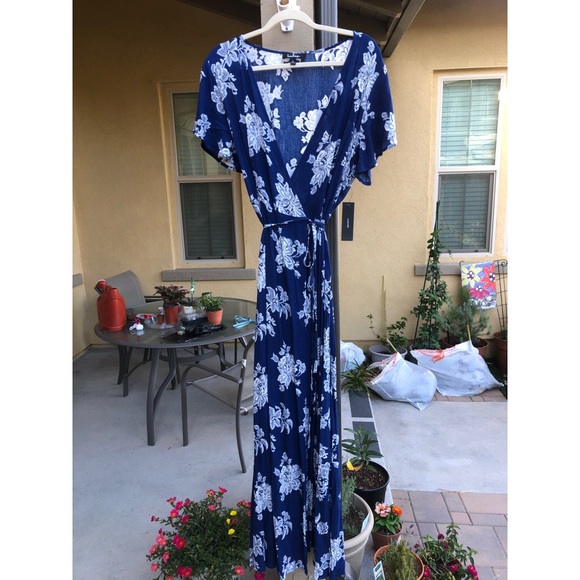 heart of marigold navy blue floral print wrap maxi dress
